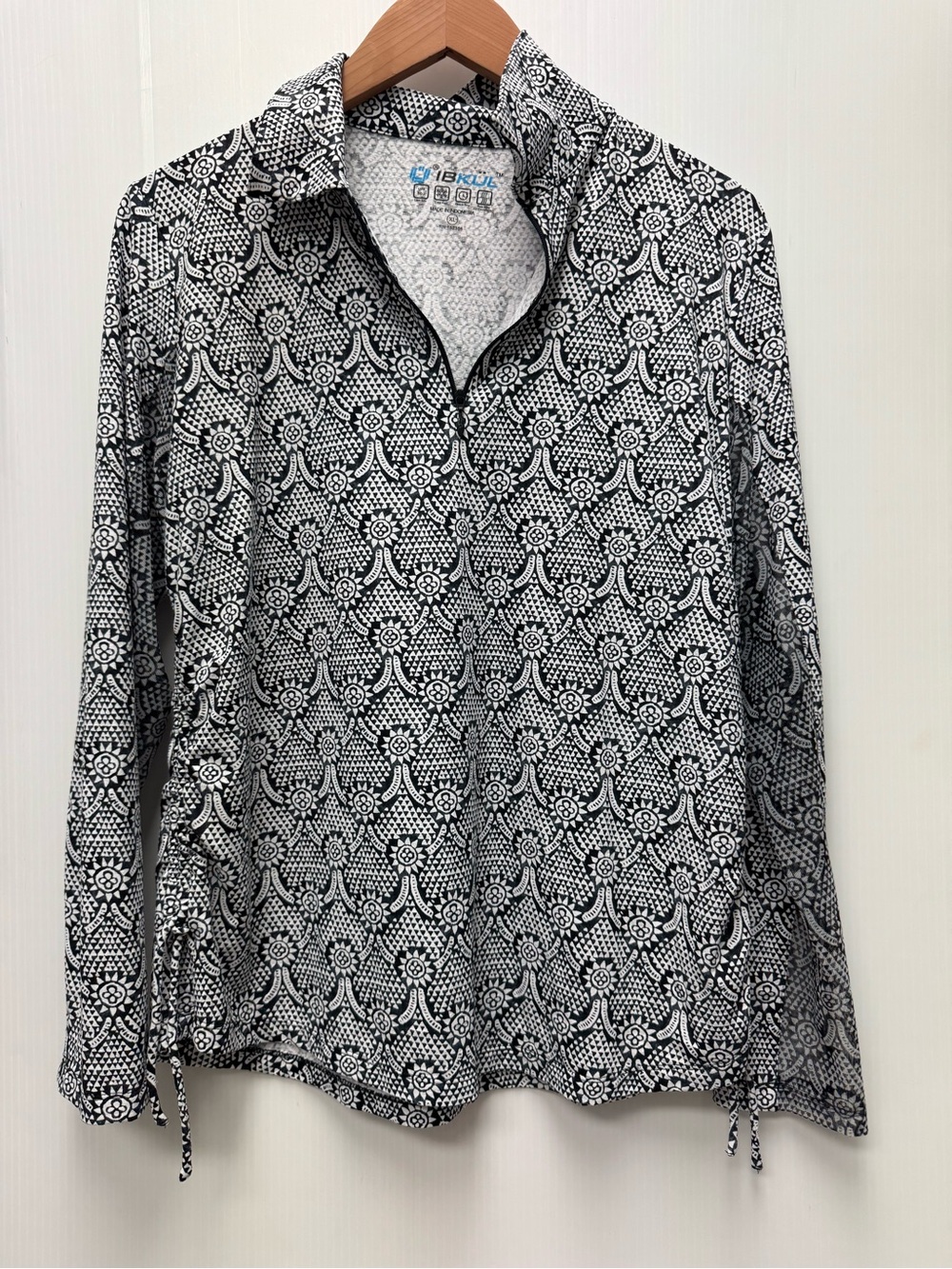 IBKUL leslie Navy & White Geometric Long Sleeve Golf Top
